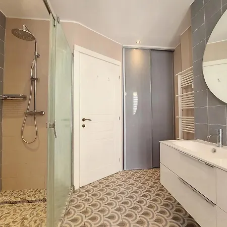 Nestor&jeeves - Belle Epoque - Central, Close Sea Apartment *