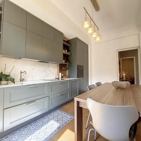 Nestor&jeeves - Belle Epoque - Central, Close Sea Apartment