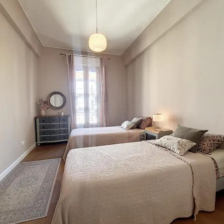 Nestor&jeeves - Belle Epoque - Central, Close Sea Apartment *